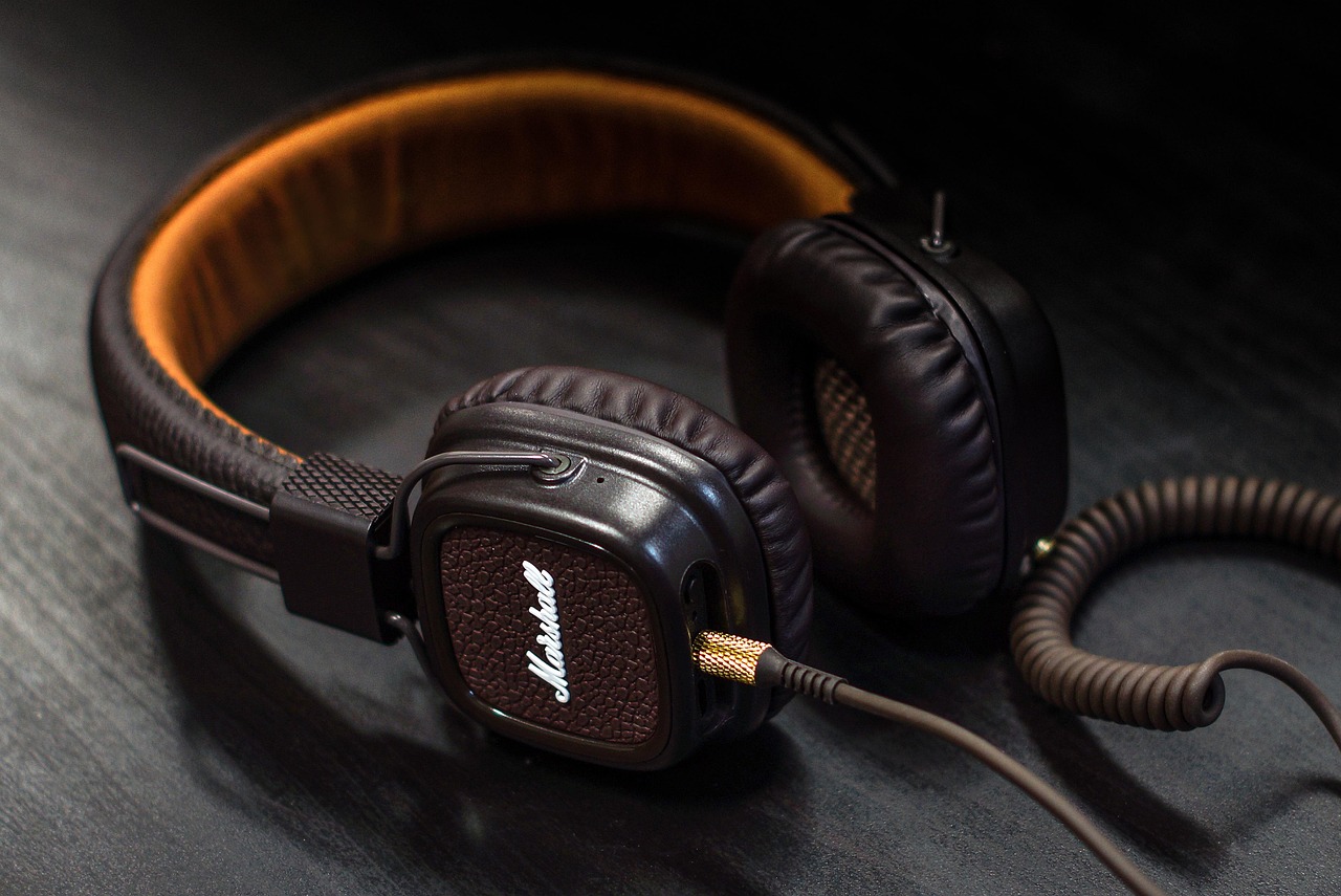 How to Set Up a Smart Music System at Home